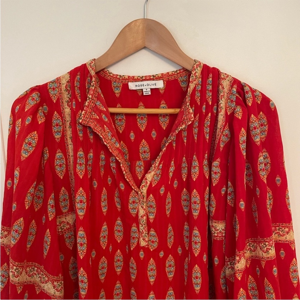 Rose + Olive Red and Gold Patterned Long Sleeve Blouse Size S Boho V Neck - Picture 2 of 8